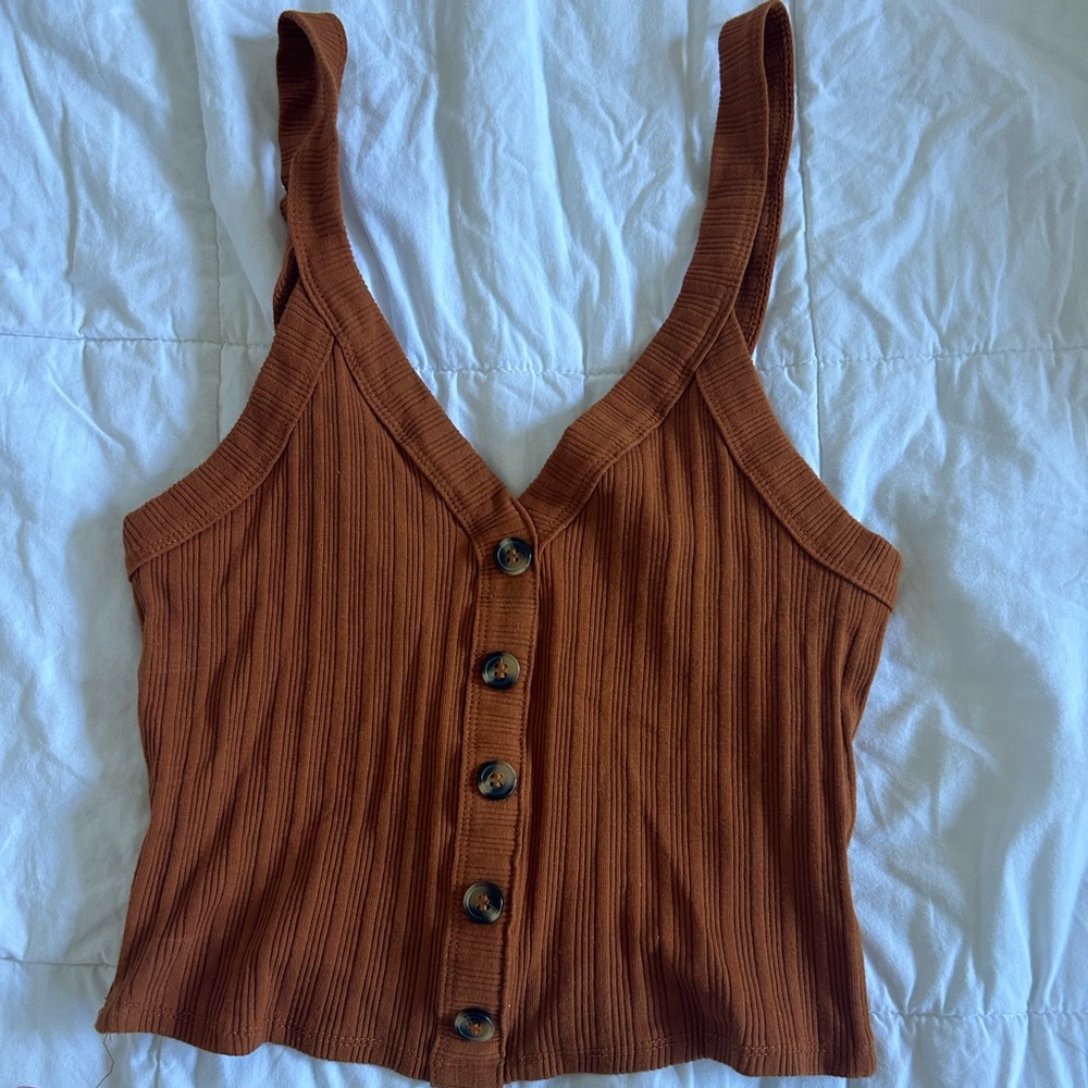 spaghetti strap shirt